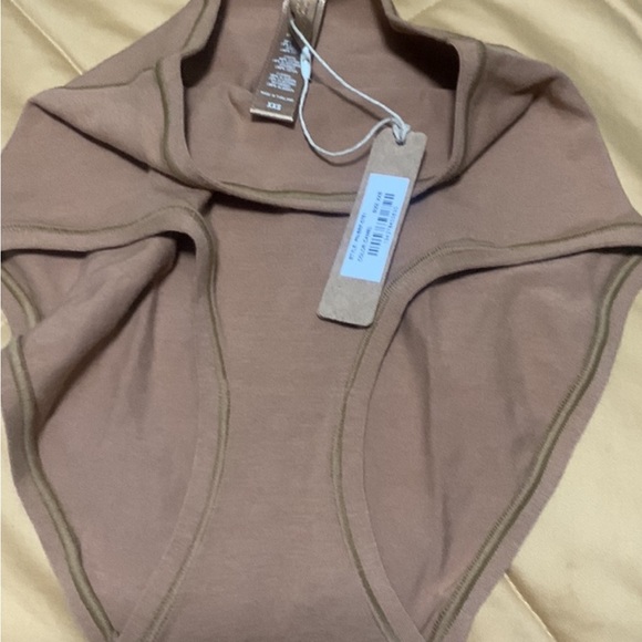 Skims Briefs NWT - Picture 3 of 3